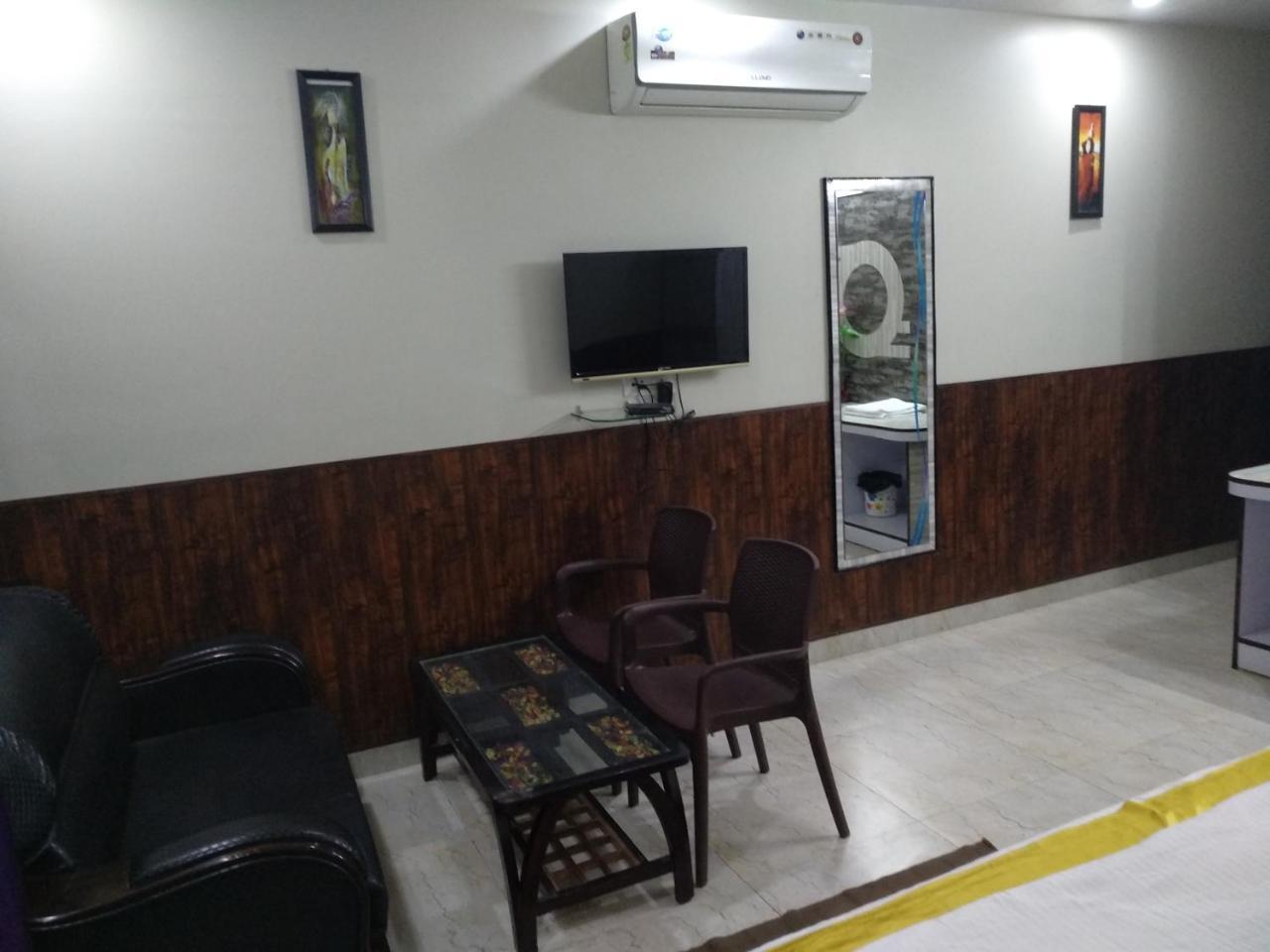 Hotel Rb Palace Dhaulpur Екстер'єр фото