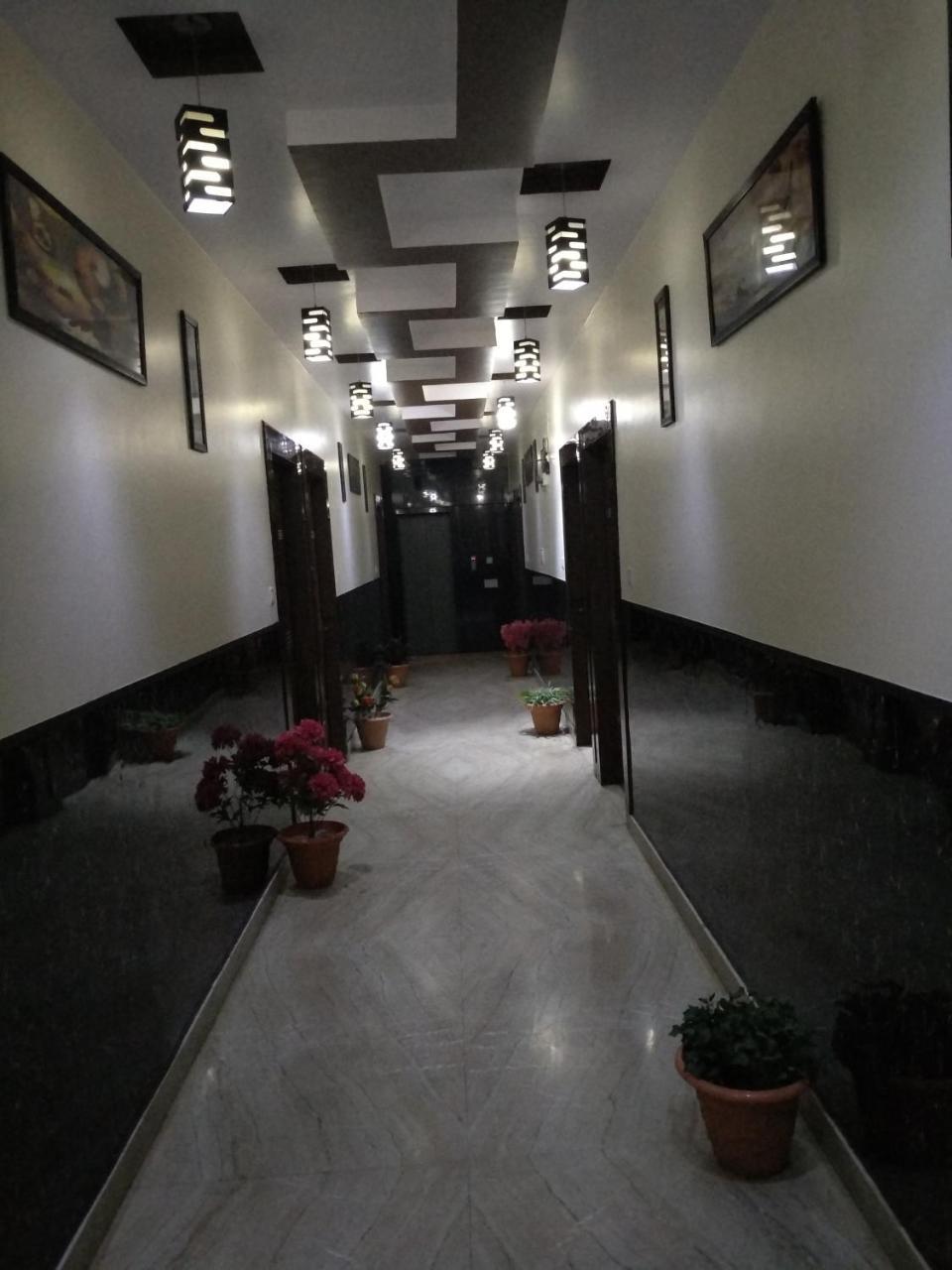 Hotel Rb Palace Dhaulpur Екстер'єр фото