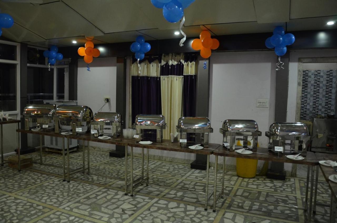 Hotel Rb Palace Dhaulpur Екстер'єр фото