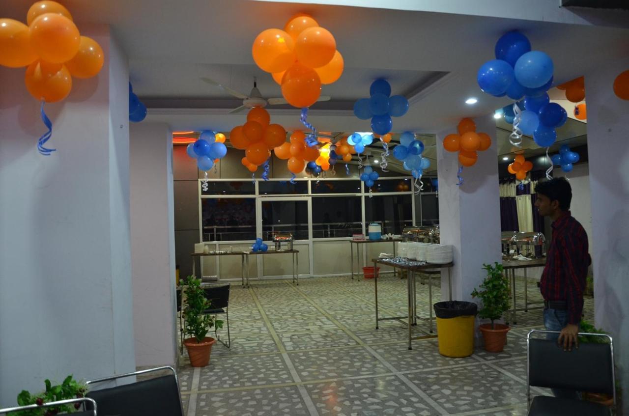 Hotel Rb Palace Dhaulpur Екстер'єр фото